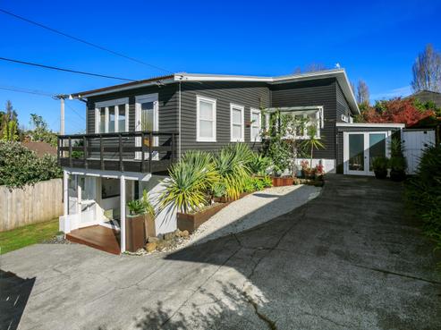 2/213 Lake Road, Belmont