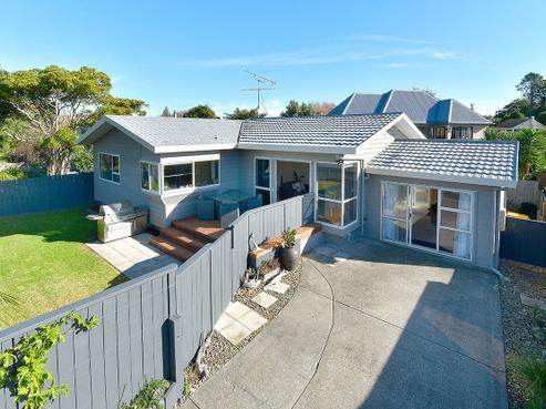 868B Whangaparaoa Road, Manly