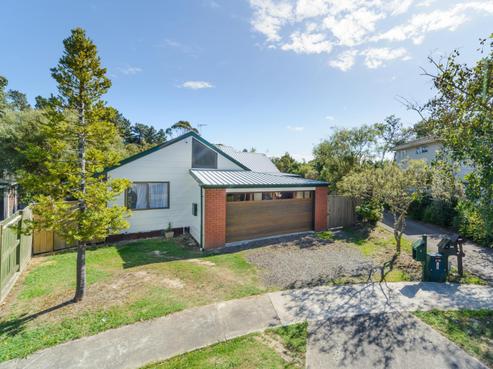 8 Guernsey Place, Fitzherbert