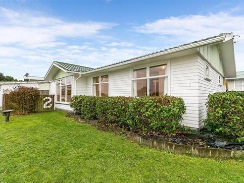 2 Cara Crescent, Paparangi