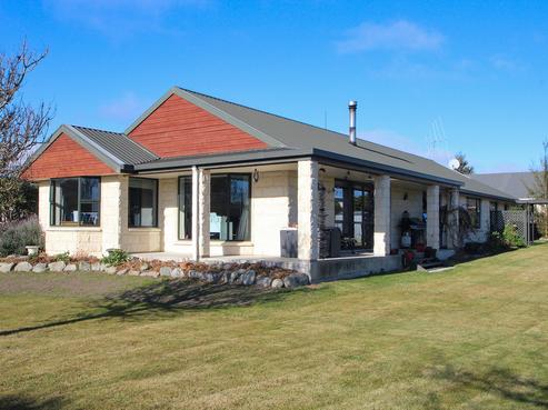 17 Essex Street, Weston