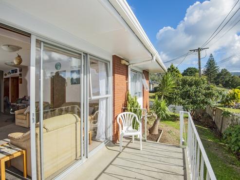 13 Raewyn Street, Morningside