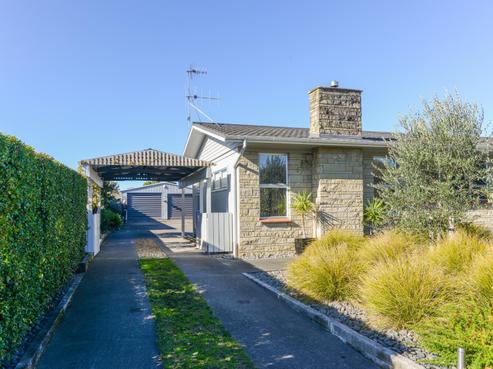 60 Rogers Road, Bay View
