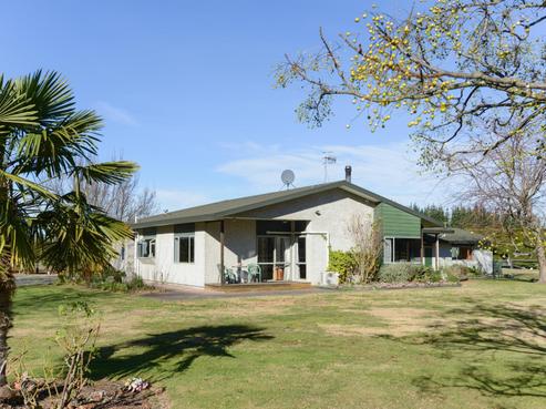 11 Equestrian Lane, Bridge Pa