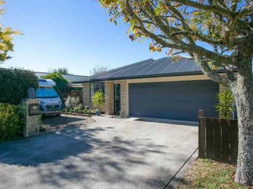 104 Burns Street, Leamington
