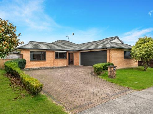 52 Cairns Crescent, Rototuna