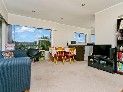 2/35 Cockayne Crescent, Sunnynook