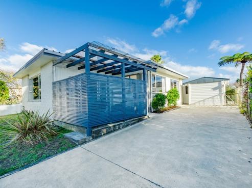 8 Chums Road, Paraparaumu Beach
