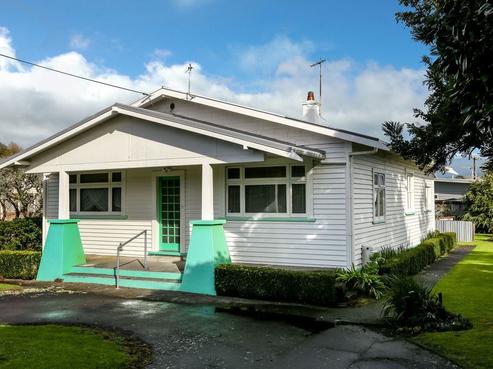 38 Paynters Avenue, Strandon