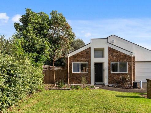 1/16 Vinograd Drive, Te Atatu Peninsula
