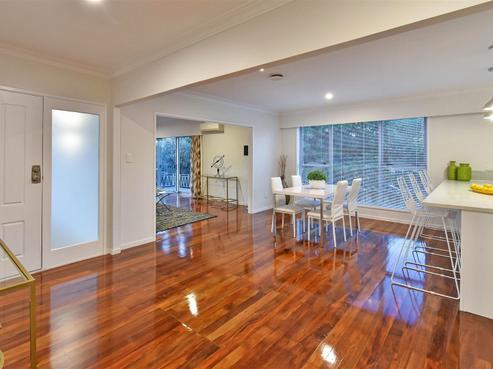 60 Lawrence Crescent, Hillpark