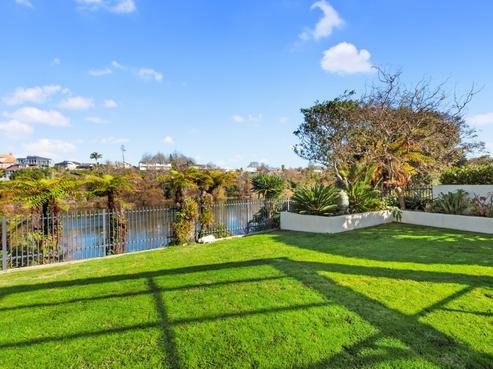 469 River Road, Fairfield