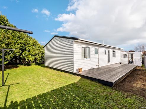 20B Volta Place, Clendon Park