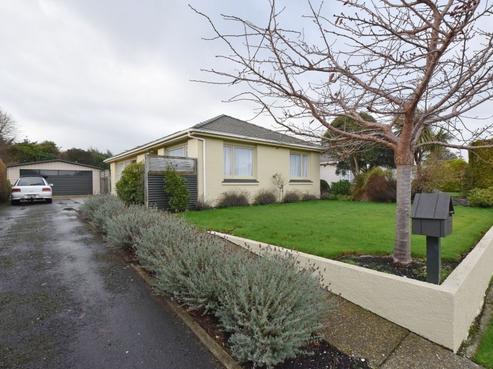 11 Adamson Crescent, Glengarry