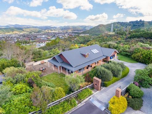 61B Kirton Drive, Riverstone Terraces