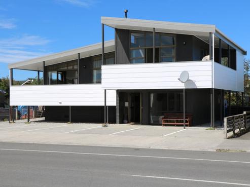 9 Waikawa Road, Owaka