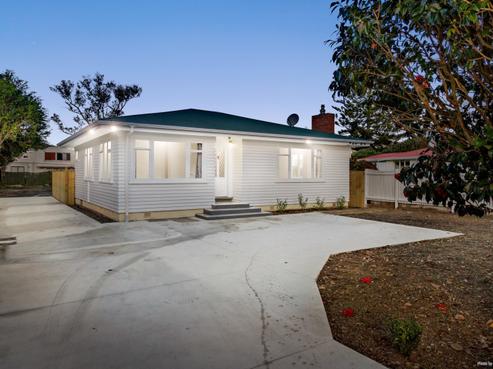25 Peachgrove Road, Te Atatu Peninsula