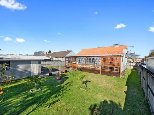 11 Slim Street, Bader