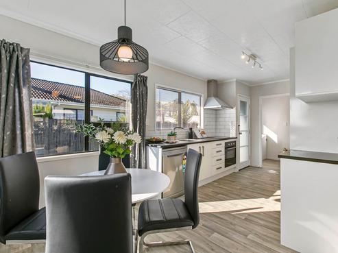 96 Burundi Avenue, Clendon Park