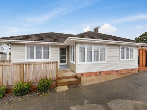 17 Bolton Place, Otara