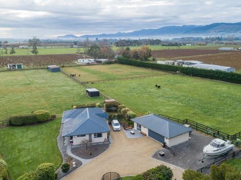 131 Teapot Valley Road, Brightwater