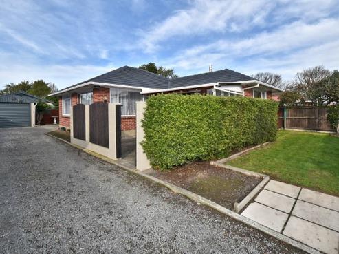 4 Damien Place, Bromley
