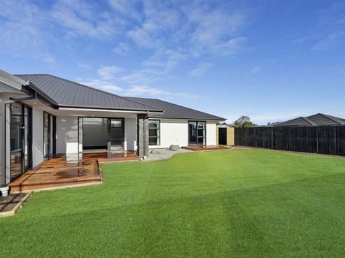 7 Hamlett Drive, Woodend