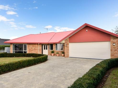 60 Huntington Drive, Huntington