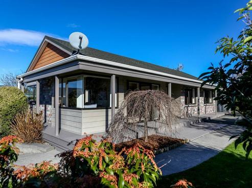 22 Poplar Grove, Whalers Gate