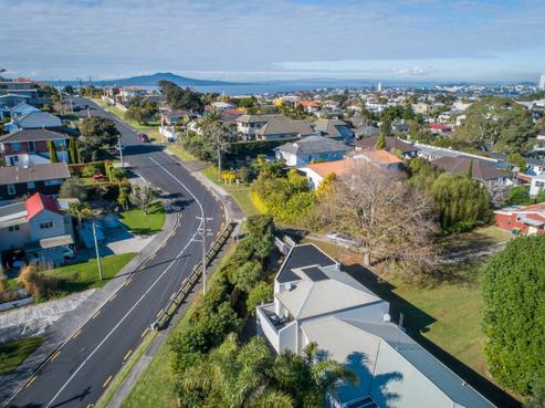 2/18A Richards Avenue, Forrest Hill