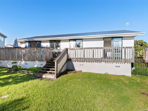 818 Whangaparaoa Road, Manly