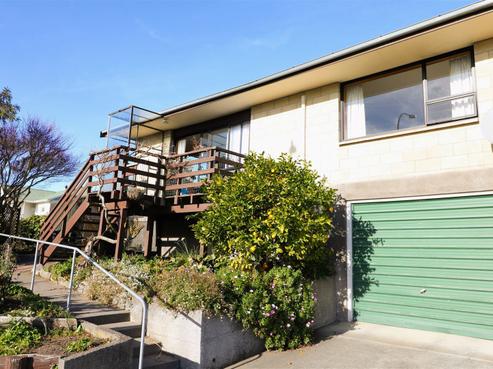 1/2 Clifton Terrace, West End
