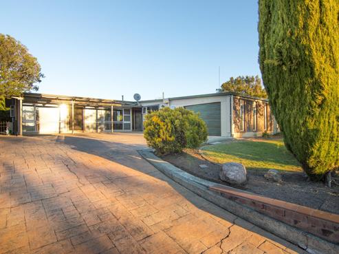 59 Abraham Crescent, Milson