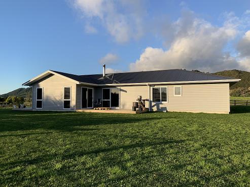 14C Mountain View Drive, Manakau