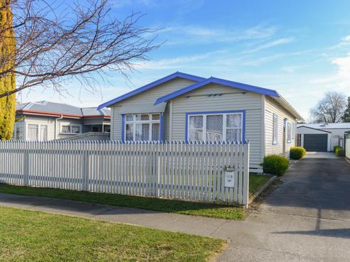 503 Hastings Street South, Akina