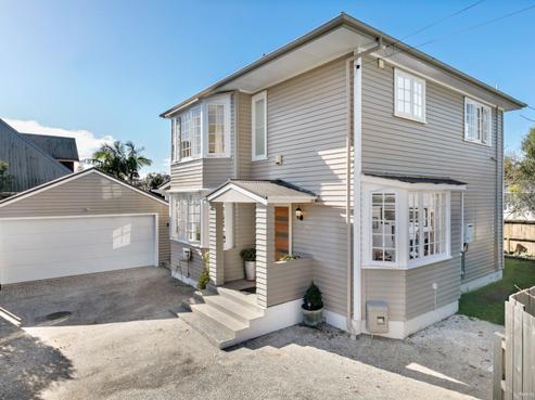 21B Oak Street, Royal Oak