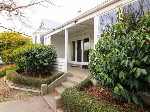 6 Roslyn Terrace, West End