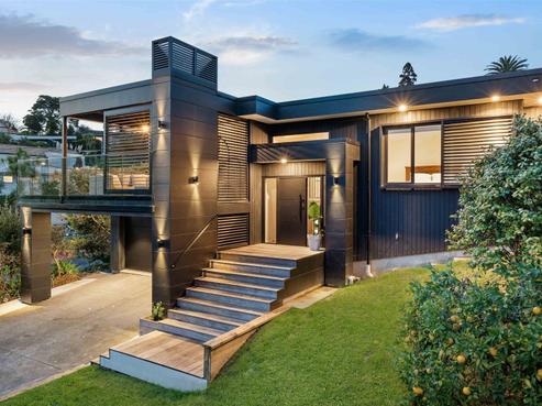 95 Beach Road, Castor Bay
