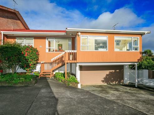 2/82 Pupuke Road, Hillcrest