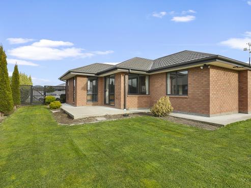9 Little Oaks Drive, Yaldhurst