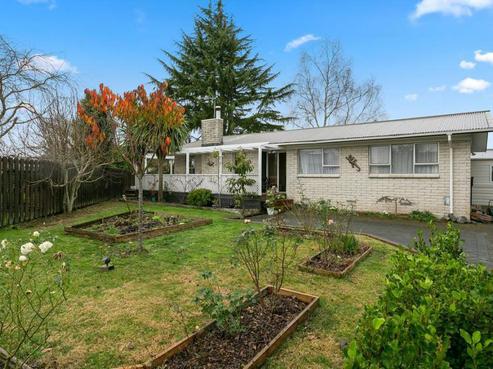 8 Housman Place, Leamington
