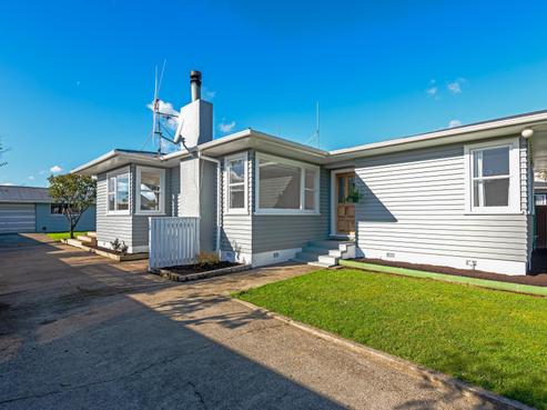 27 Catlins Crescent, Milson