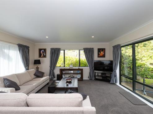 69 Ayrshire Drive, Grandview Heights