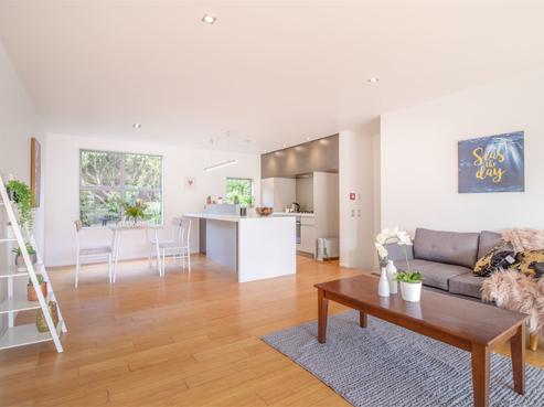 49 Saddleback Grove, Karori