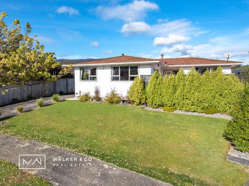 10 Akron Grove, Totara Park