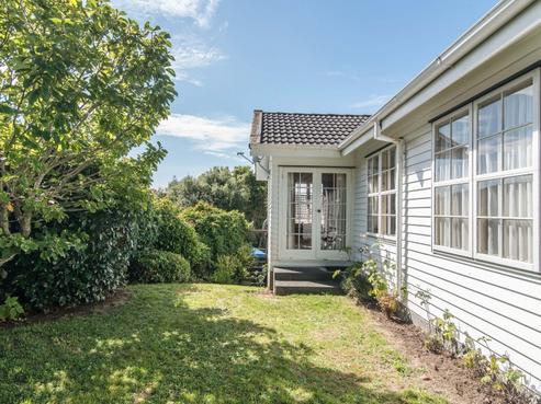 6 Lethenty Way, Karori