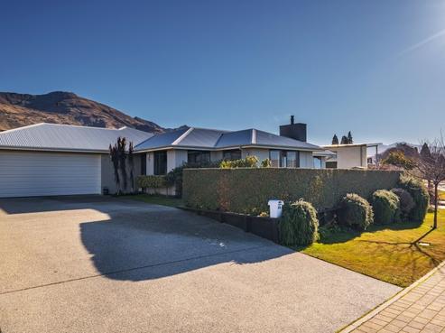 18 Kelliher Drive, Wanaka