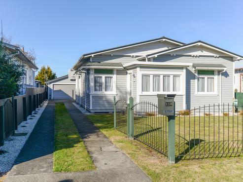 112 Maddison Street, Akina