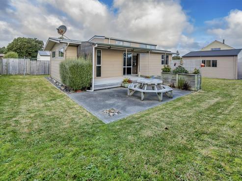 6A Manuka Street, Otaki Beach