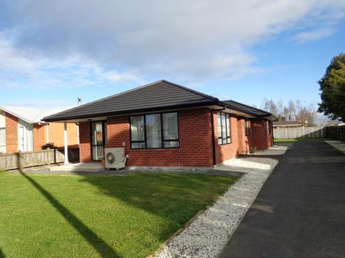 7 Coronation Court, Milton